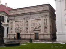 Прага - черный лебедь над Влтавой