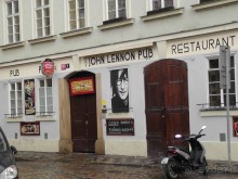 Прага - черный лебедь над Влтавой