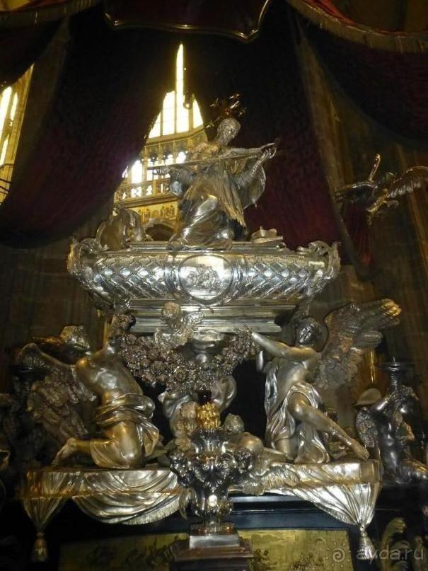 Прага - черный лебедь над Влтавой