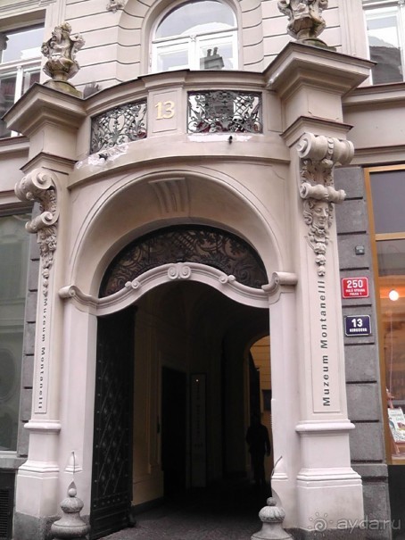 Прага - черный лебедь над Влтавой