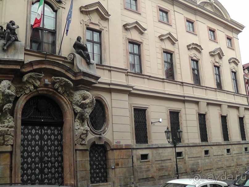 Прага - черный лебедь над Влтавой