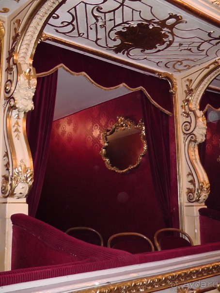 Прага - черный лебедь над Влтавой