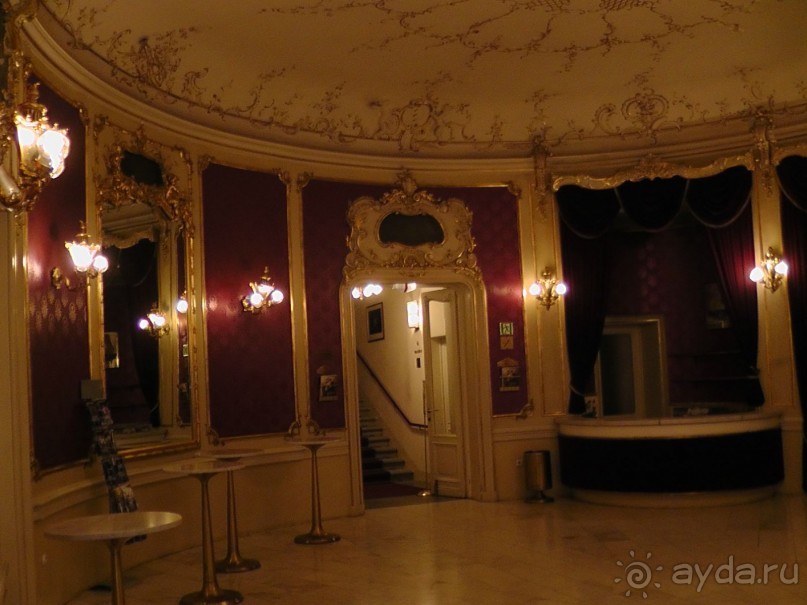 Прага - черный лебедь над Влтавой