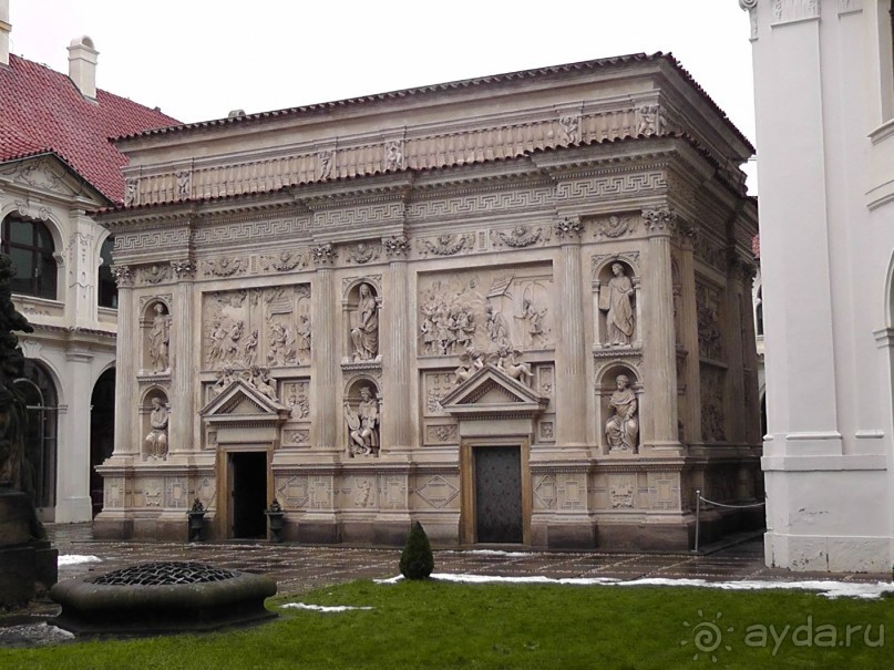 Прага - черный лебедь над Влтавой