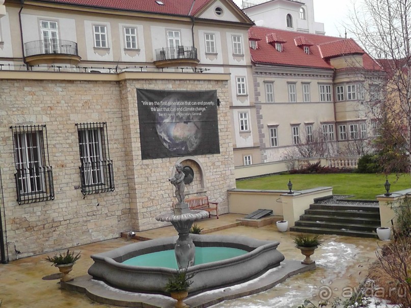 Прага - черный лебедь над Влтавой