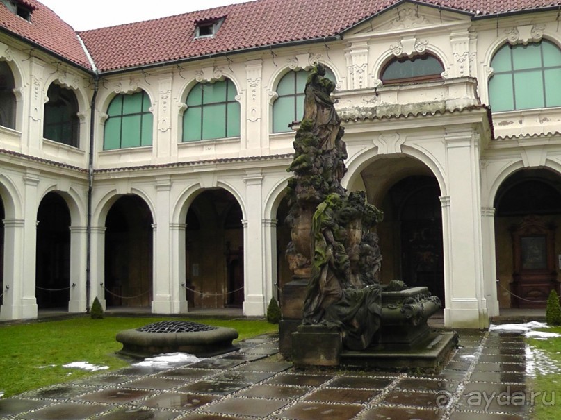 Прага - черный лебедь над Влтавой