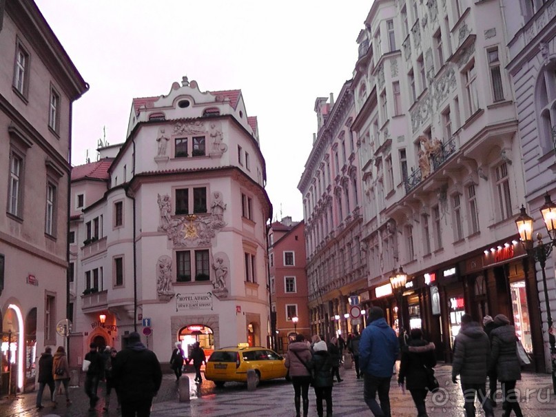 Прага - черный лебедь над Влтавой