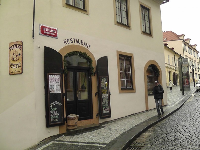 Прага - черный лебедь над Влтавой