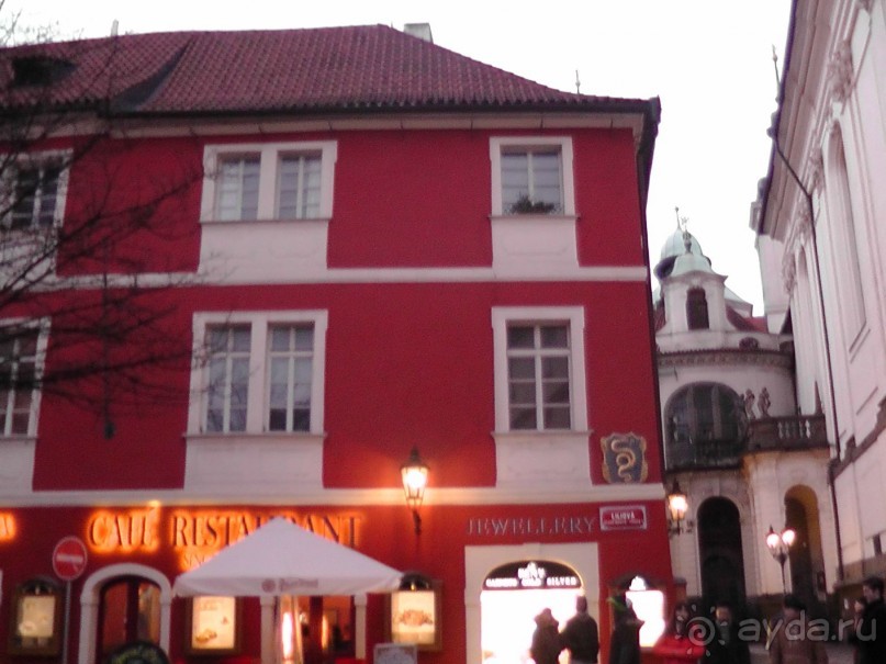 Прага - черный лебедь над Влтавой