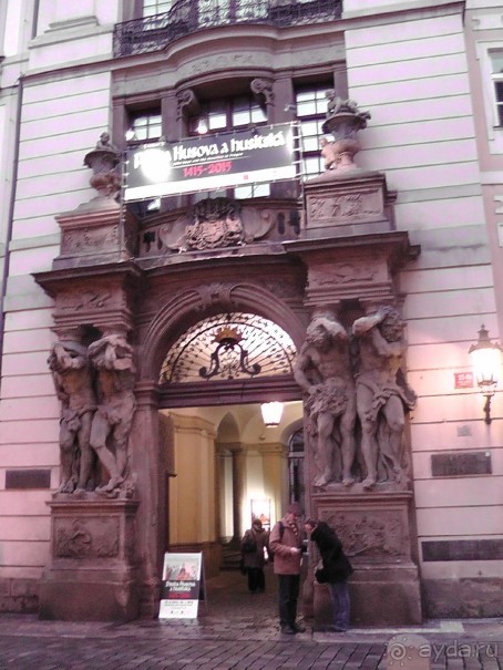 Прага - черный лебедь над Влтавой