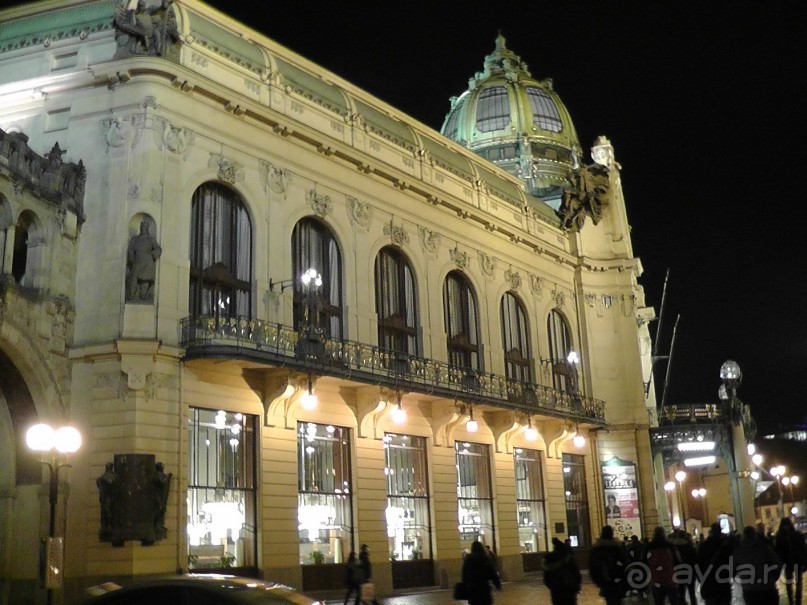 Прага - черный лебедь над Влтавой