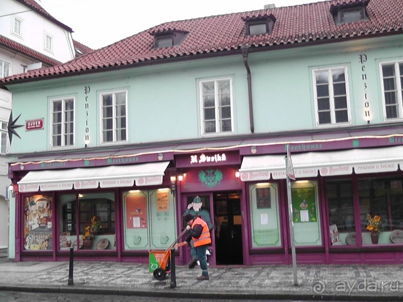 Прага - черный лебедь над Влтавой