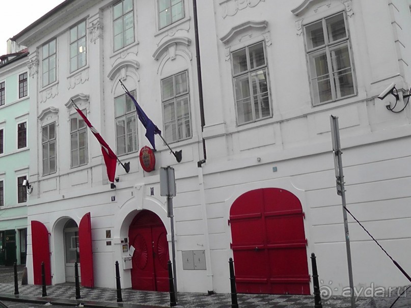 Прага - черный лебедь над Влтавой