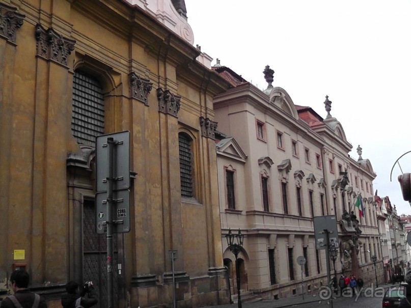 Прага - черный лебедь над Влтавой