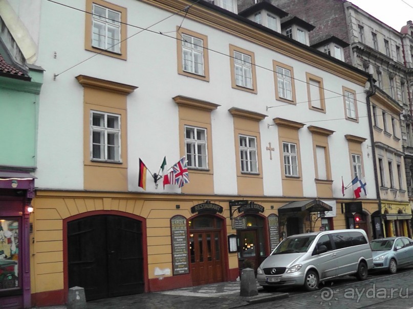 Прага - черный лебедь над Влтавой