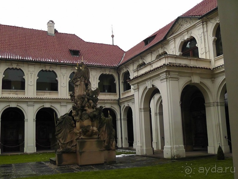 Прага - черный лебедь над Влтавой