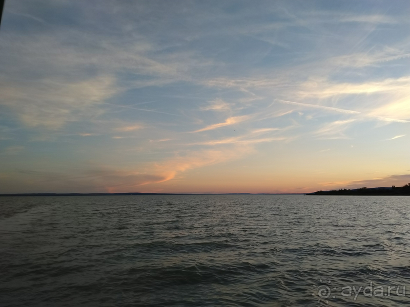 Балатон. Это Венгрия! И снова здрасти! Закат на озере.