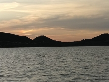 Балатон. Это Венгрия! И снова здрасти! Закат на озере.