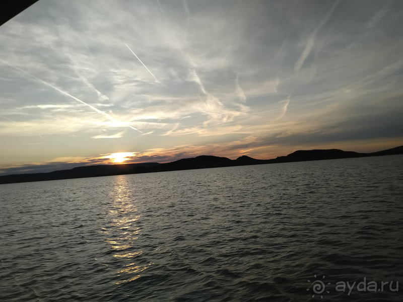 Балатон. Это Венгрия! И снова здрасти! Закат на озере.