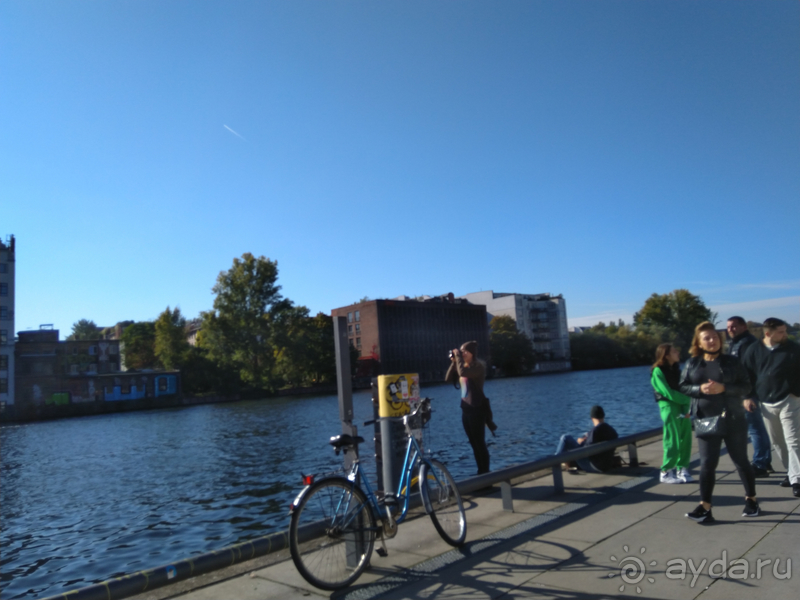 Берлин, Германия. Туристический кусочек Берлинской стены.