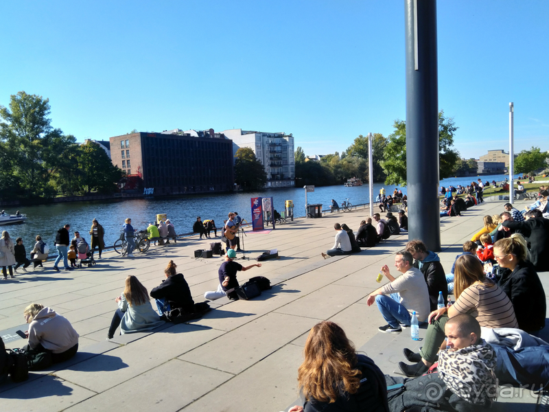 Берлин, Германия. Туристический кусочек Берлинской стены.