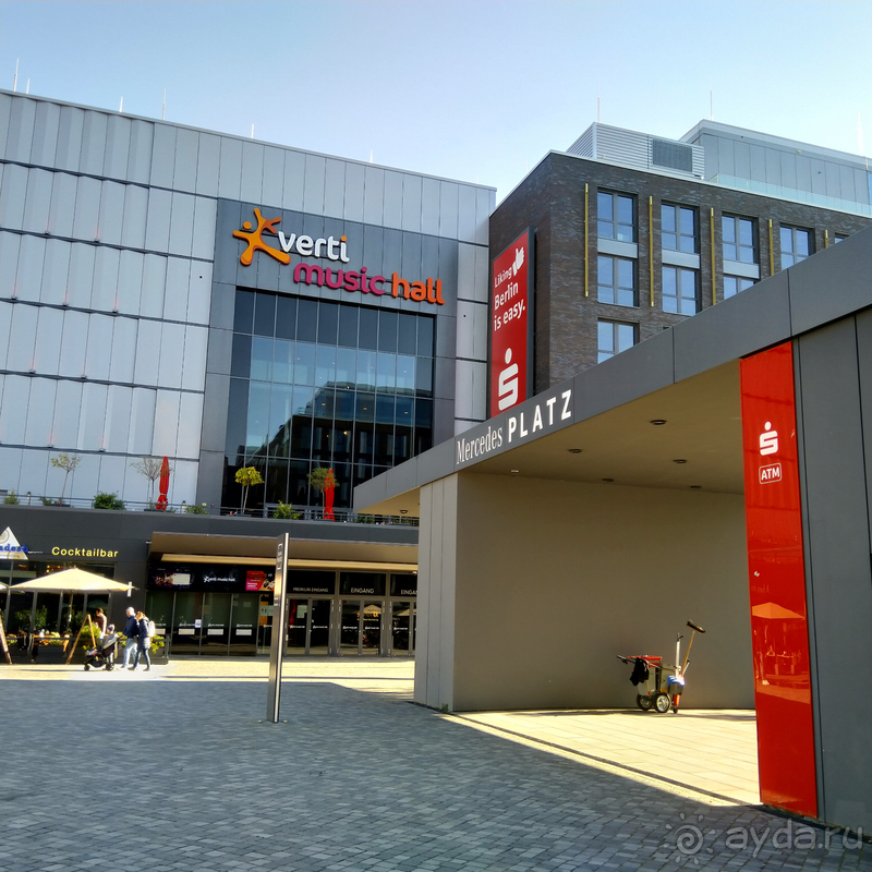 Берлин, Германия. Туристический кусочек Берлинской стены.