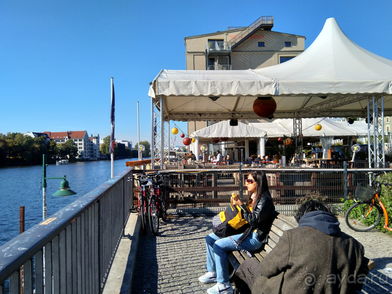 Берлин, Германия. Туристический кусочек Берлинской стены.