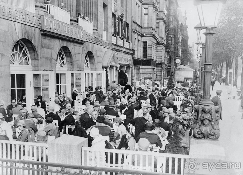 Берлин, Германия. Торговая улица Курфюрстендамм.