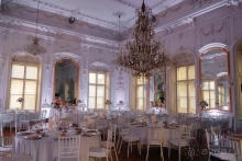 Будапешт. Это Венгрия!  Квартал дворцов -  роскошь в камне.