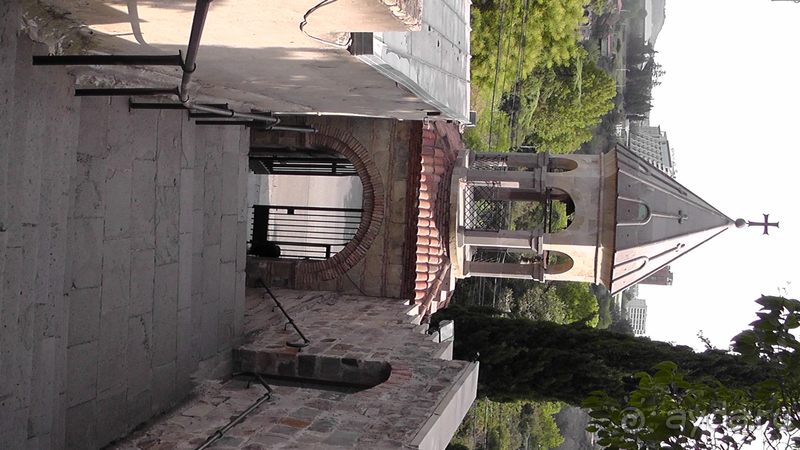 Грузия, Тбилиси. Попала в Грузию в карантин и я попала…Малоизвестные скверы, храм Тбилиси.