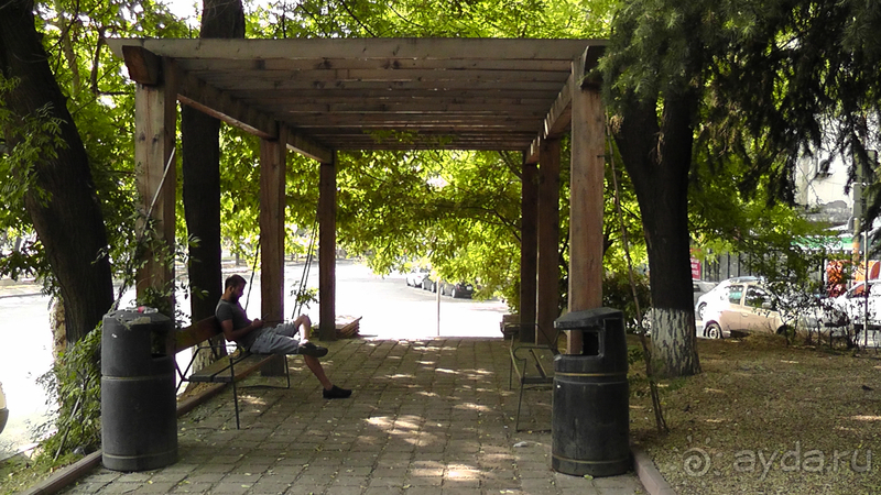 Грузия, Тбилиси. Попала в Грузию в карантин и я попала…Малоизвестные скверы, храм Тбилиси.