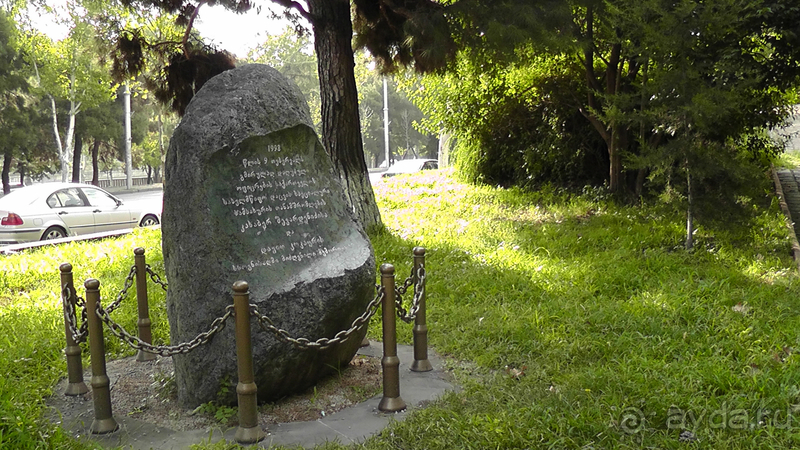 Грузия, Тбилиси. Попала в Грузию в карантин и я попала…Малоизвестные скверы, храм Тбилиси.