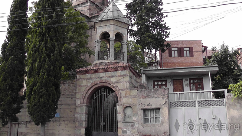 Грузия, Тбилиси. Попала в Грузию в карантин и я попала…Малоизвестные скверы, храм Тбилиси.