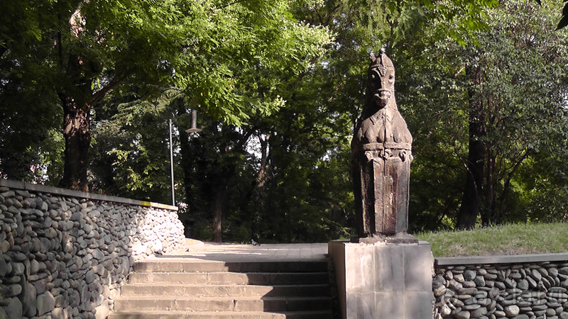 Грузия, Тбилиси. Попала в Грузию в карантин и я попала…Малоизвестные скверы, храм Тбилиси.