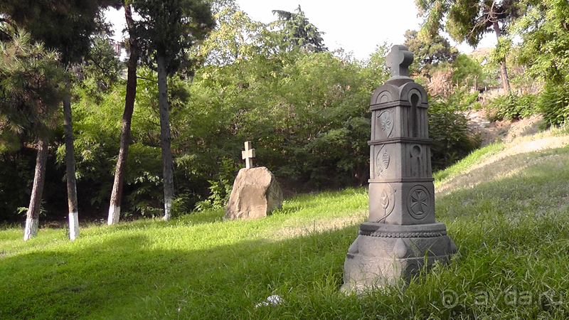 Грузия, Тбилиси. Попала в Грузию в карантин и я попала…Малоизвестные скверы, храм Тбилиси.