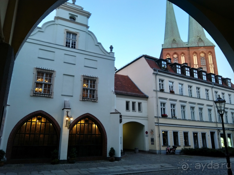 Германия, Берлин. Осколок «Старого города».