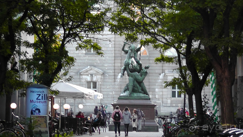 Германия, Берлин. Осколок «Старого города».