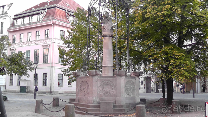 Германия, Берлин. Осколок «Старого города».