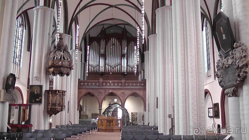 Германия, Берлин. Осколок «Старого города».