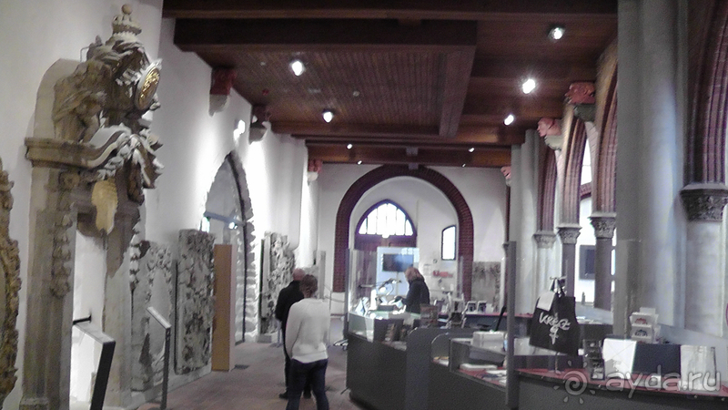 Германия, Берлин. Осколок «Старого города».