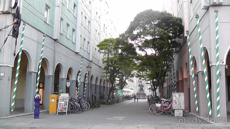 Германия, Берлин. Осколок «Старого города».