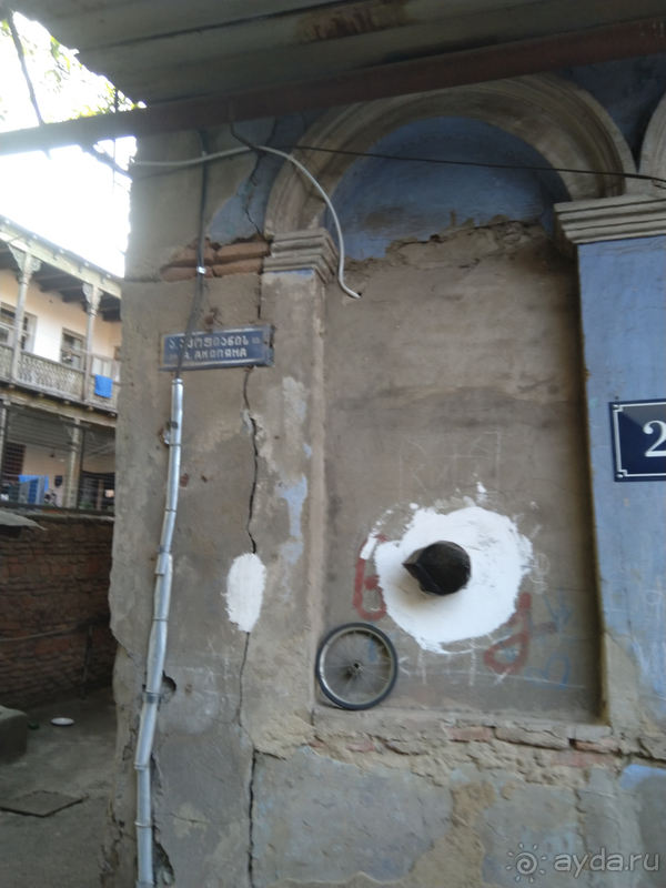 Грузия, Тбилиси. Попала в Грузию в карантин и я попала…Старые дворики Тбилиси.