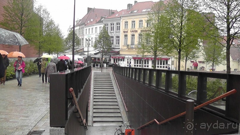 Брюгге, Бельгия. «Гулять, так гулять!». Брюгге - дождь