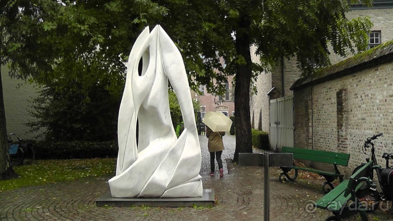 Брюгге, Бельгия. «Гулять, так гулять!». Брюгге - дождь