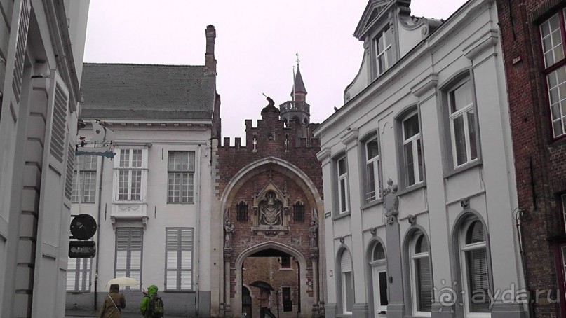 Брюгге, Бельгия. «Гулять, так гулять!». Брюгге - дождь