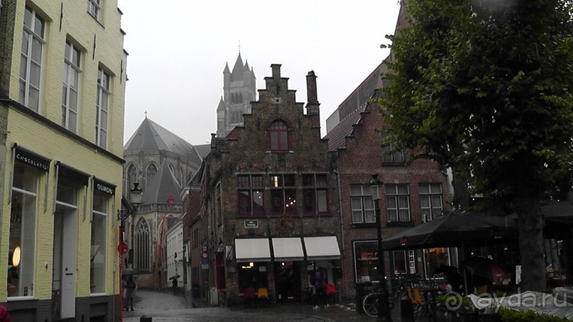 Брюгге, Бельгия. «Гулять, так гулять!». Брюгге - дождь