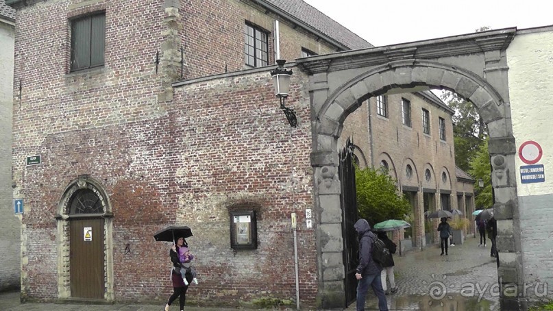 Брюгге, Бельгия. «Гулять, так гулять!». Брюгге - дождь