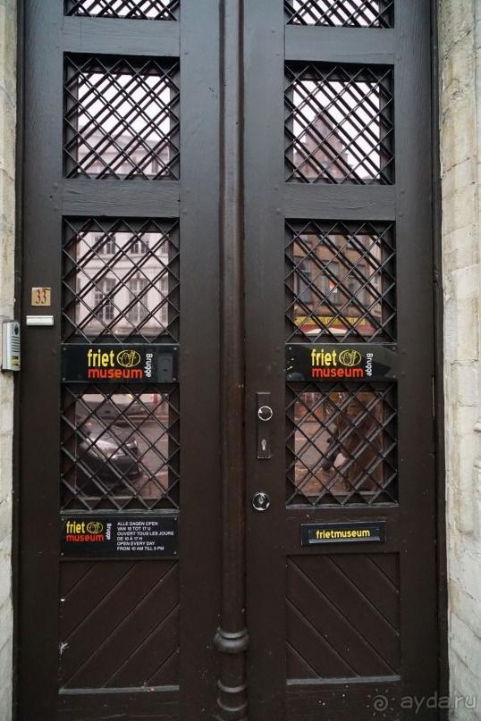 Брюгге, Бельгия. «Гулять, так гулять!». Брюгге - дождь