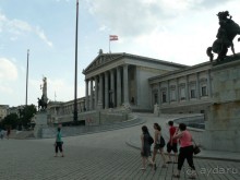 Альбом отзыва "Вена, Австрия. «Вот и стало бальным залом нам Рингштрассе кольцо»!"