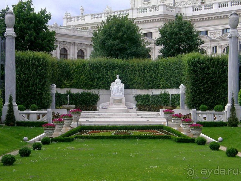 Вена, Австрия. «Вот и стало бальным залом нам Рингштрассе кольцо»!